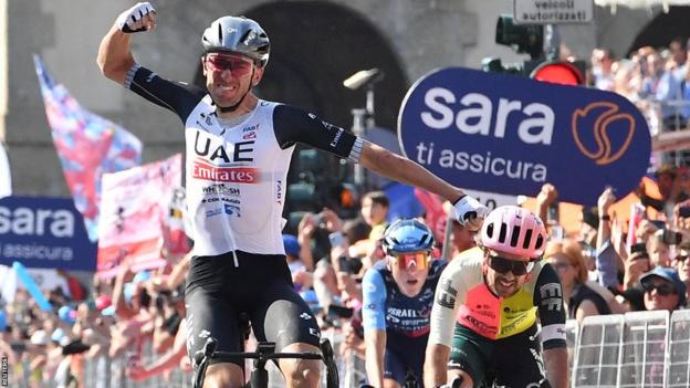 Brandon McNulty sprint past Ben Healy to win stage 15 of the Giro d'Italia