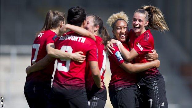 Manchester United Women celebrate goal against Crystal Palace Ladies