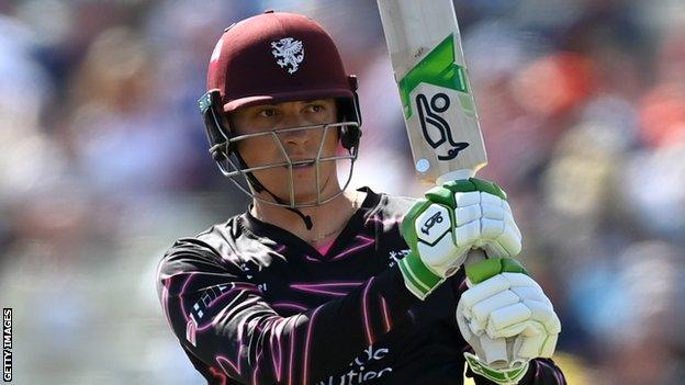 Tom Banton: England batter signs new Somerset contract