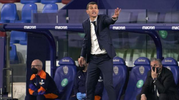 Javi Gracia on touchline for Valencia