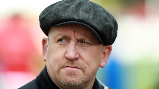 Shaun Edwards: Ex-Wales defence coach confirmed in France backroom staff - BBC South East Wales