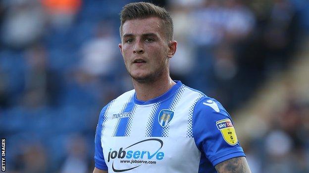 Brennan Dickenson: MK Dons sign winger from Colchester - BBC Sport