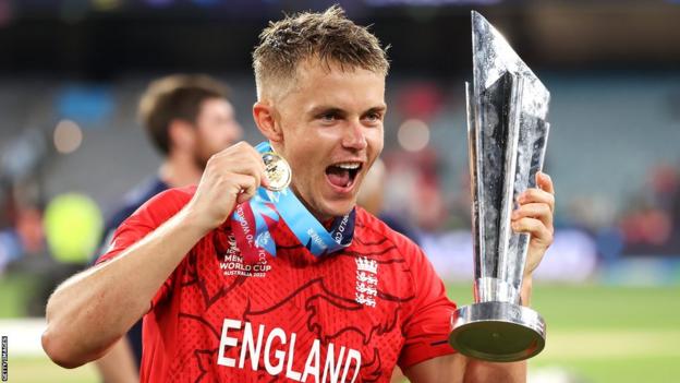 England's Sam Curran celebrates with the trophy after they win the 2022 T20 World Cup