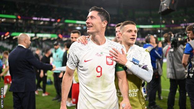 World Cup 2022 Qualifiers - Poland's Robert Lewandowski unlikely to face  England at Wembley - Eurosport