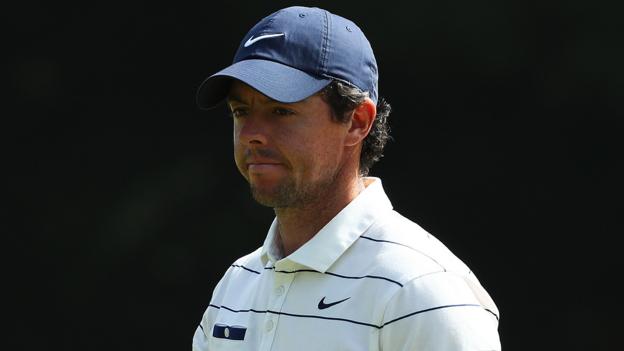 McIlroy three off Li's lead at WGC in China