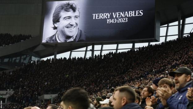 Tottenham fans hold a minute's applause in memory of Terry Venables