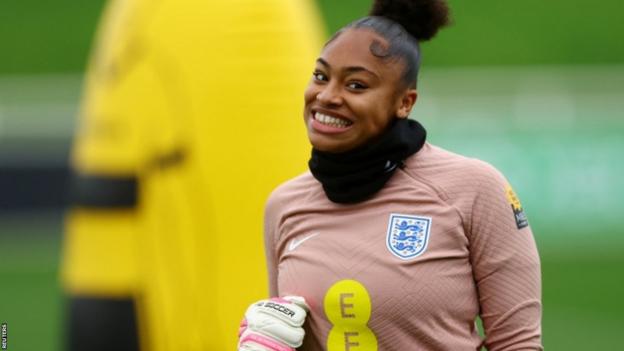 Khiara Keating training with England