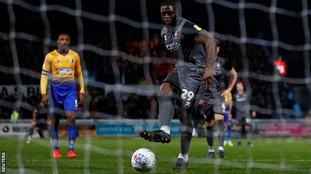 John Akinde scores for Lincoln City