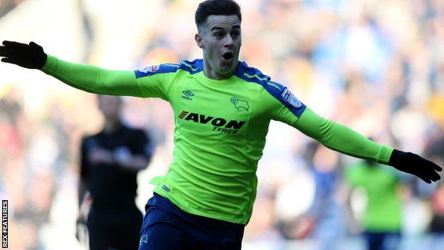 Tom Lawrence in action for Derby County against Reading