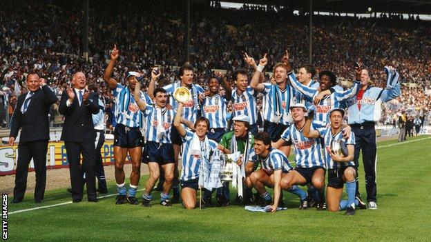 Coventry celebrate beating Tottenham in the 1987 FA Cup final