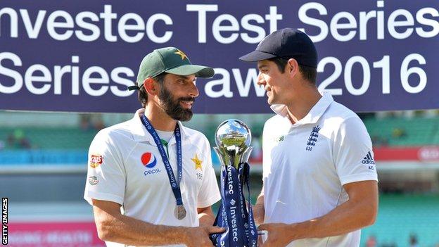Captains Misbah-ul-Haq and Alastair Cook with the Test series trophy