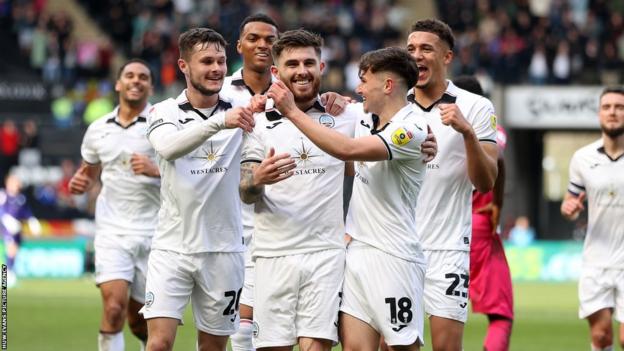 Swansea City 1-0 Huddersfield Town: Deflected Manning strike hits Terriers'  survival hopes - BBC Sport