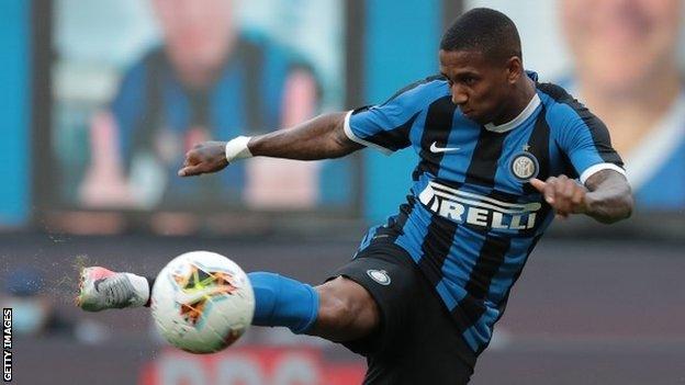 Inter Milan 6 0 Brescia Ashley Young Alexis Sanchez And Christian Eriksen Score Bbc Sport