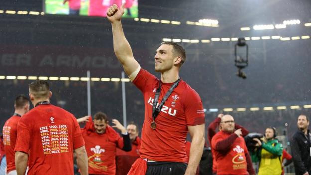 George North waving