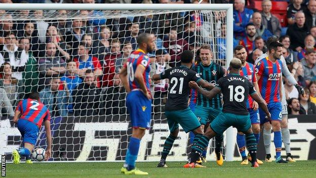 Steven Davis celebrates