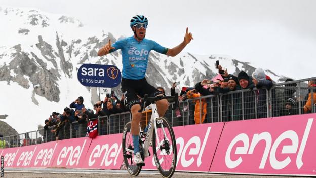 David Bais crosses Giro d'Italia finish line