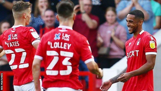 Max Lowe: Nottingham Forest sign Sheffield United's ex-Derby left-back on  season's loan - BBC Sport