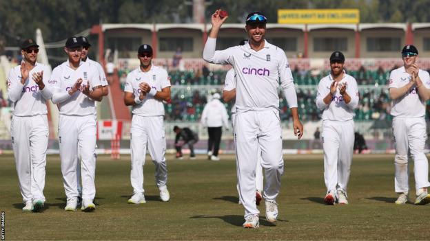 Will Jacks walks away after taking six wickets