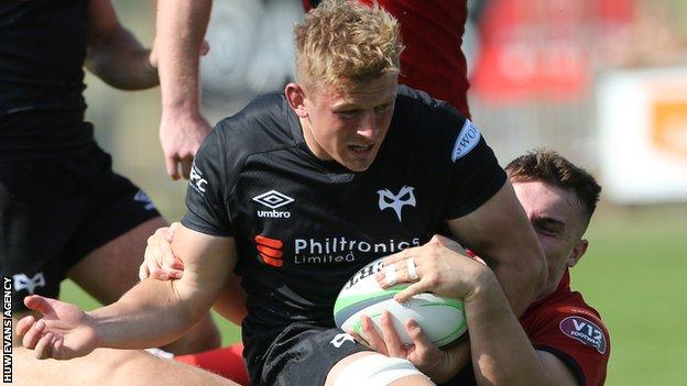 Jac Morgan scores for Ospreys