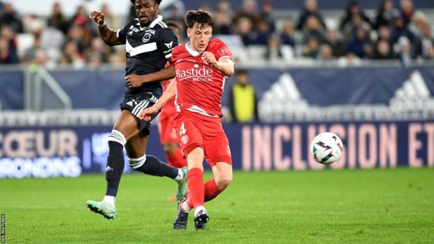 Barnsley: Mael de Gevigney moves to Oakwell from Nimes - BBC Sport