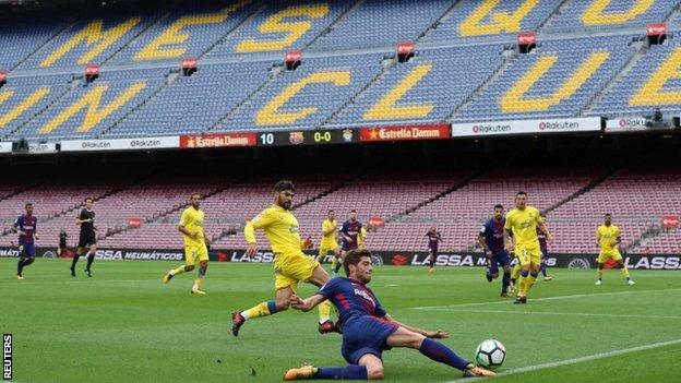 Catalan referendum: How FC Barcelona found themselves at centre of issue -  BBC Sport