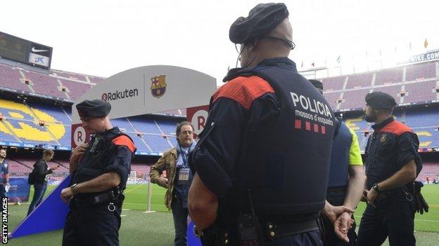 Catalan referendum: How FC Barcelona found themselves at centre of issue -  BBC Sport