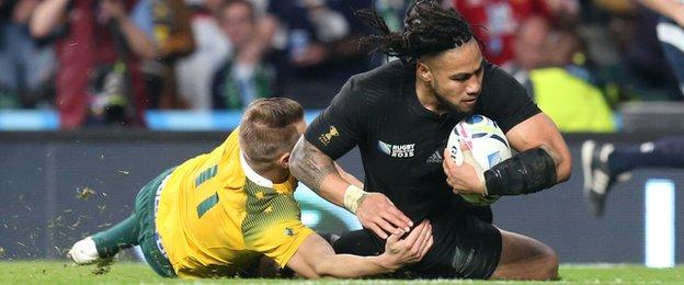 Ma'a Nonu scores New Zealand's second try