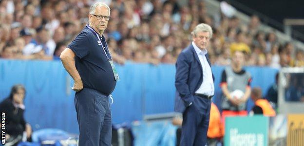 L'entraîneur vétéran et la jeune machine à buts complotent pour ruiner l'arc à domicile de Baraclough
- Euro 2020 Lagerback