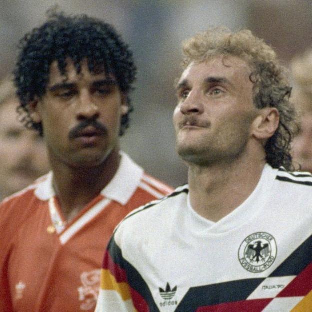 Frank Rijkaard spits at Rudi Voller