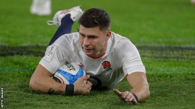 Ben Youngs scores a try