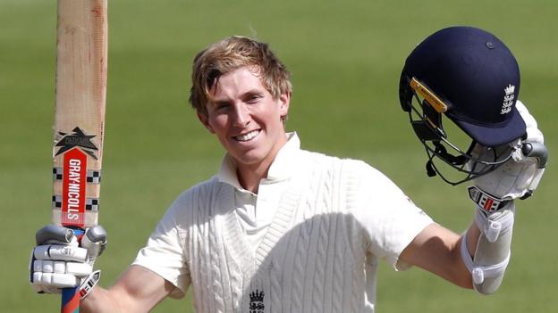 Zak Crawley celebrates passing 200 during his knock of 267 against Pakistan in 2020