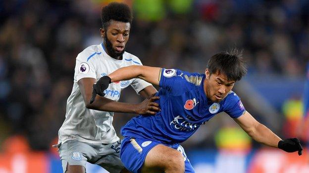 Everton's Beni Baningime and Leicester City's Shinji Okazaki