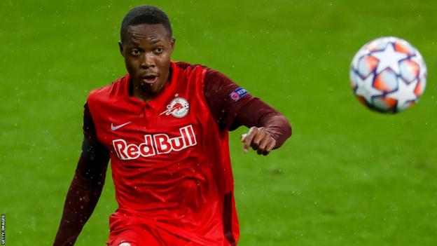 Enock Mwepu in action for Red Bull Salzburg