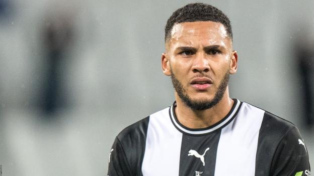 Jamaal Lascelles: Newcastle captain out with knee injury until New Year