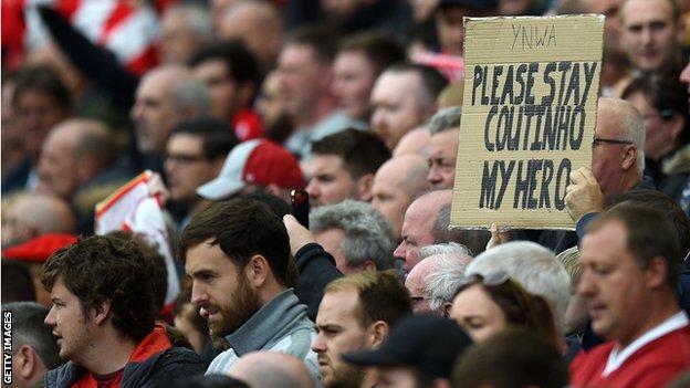 Liverpool fans display banners attempting to convince Coutinho to stay