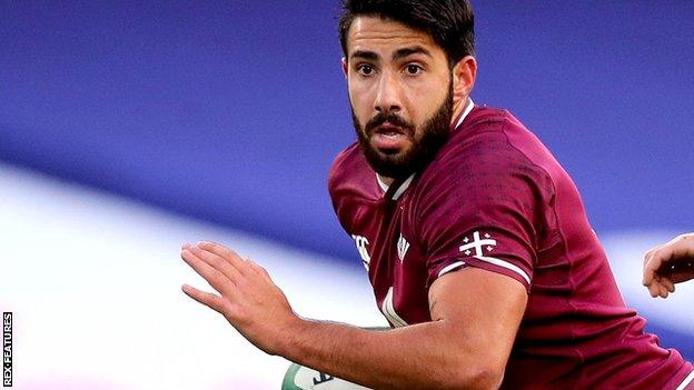 Giorgi Kveseladze ลงสนามในจอร์เจีย