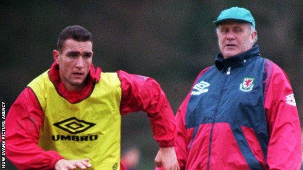 Mike Smith (right) with Vinnie Jones