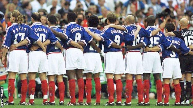 The French team line up ahead of the 1998 World Cup final