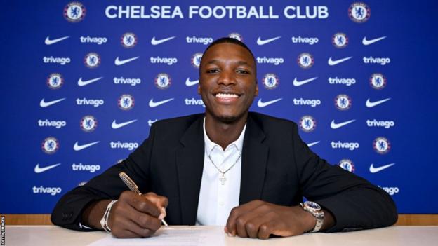 Moises Caicedo signing for Chelsea