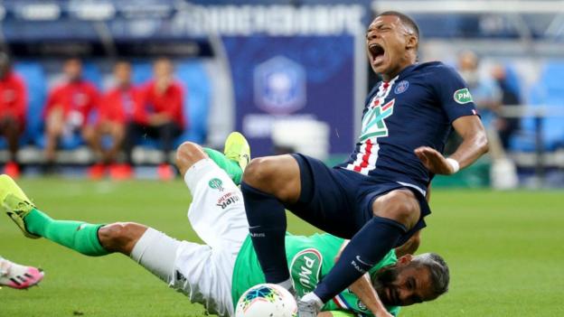 PSG's Mbappe out for three weeks - and will miss Champions League quarter-final thumbnail