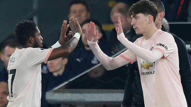 James Garner: Manchester United's 18-year-old midfielder signs contract until 2022 - BBC Sport