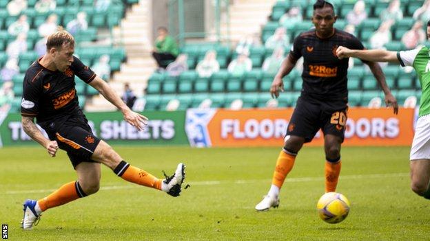 Scott Arfield scores for Rangers