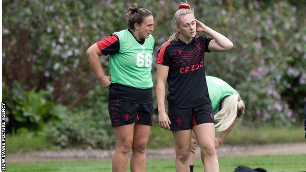 Siwan Lillicrap (left) and Hannah Jones will form the on-field leadership in New Zealand