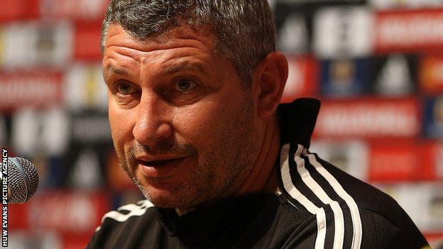 Osian Roberts