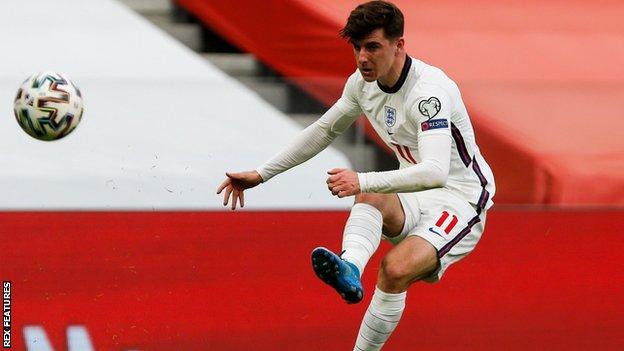 Mason Mount in action for England against Albania in a World Cup 2022 qualifier