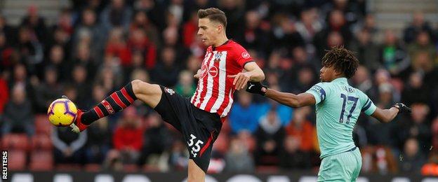 Southampton 3-2 Arsenal: Austin winner ends Arsenal's ...