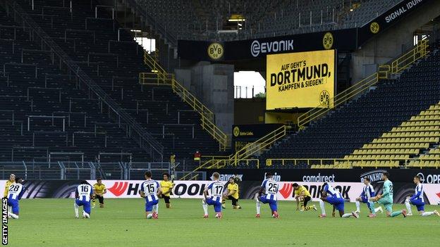 Borussia Dortmund and Hertha Berlin players