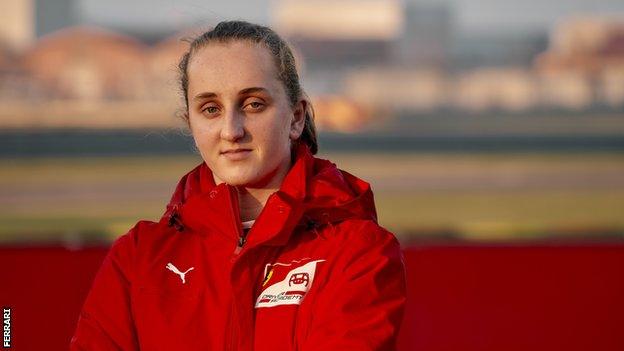 Ferrari: Maya Weug se convierte en la primera piloto de academia femenina del equipo