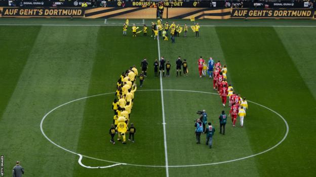 Dortmund v Freiburg