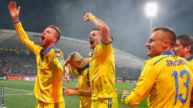 Ukraine reach Euro 2016